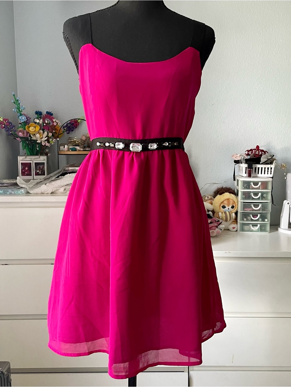 New Forever 21 Women's Fuchsia Spaghetti Strap Dress Jewel Waist Size Medium